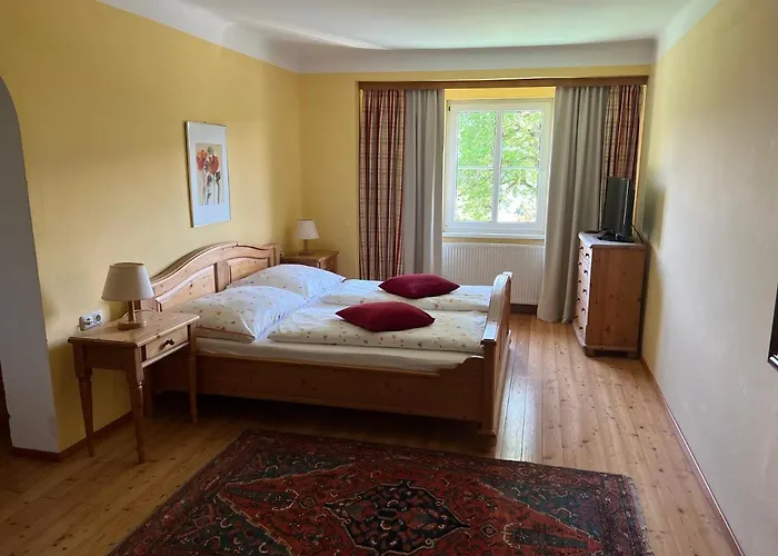 Guest house Strussnighof 3*