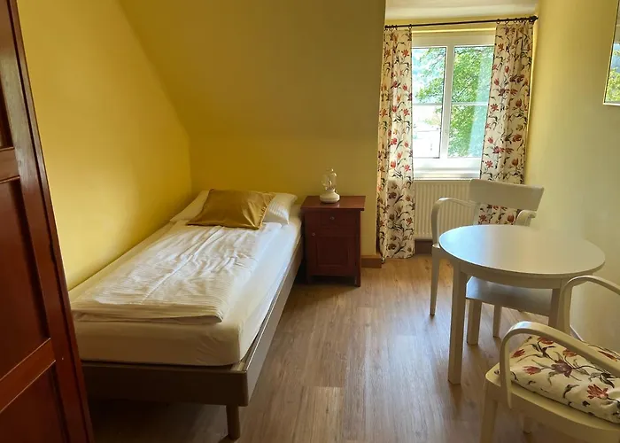 斯特鲁斯尼霍夫兰德豪斯旅馆 招待所 Pörtschach am Wörthersee