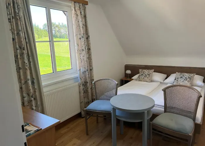 斯特鲁斯尼霍夫兰德豪斯旅馆 3* Pörtschach am Wörthersee