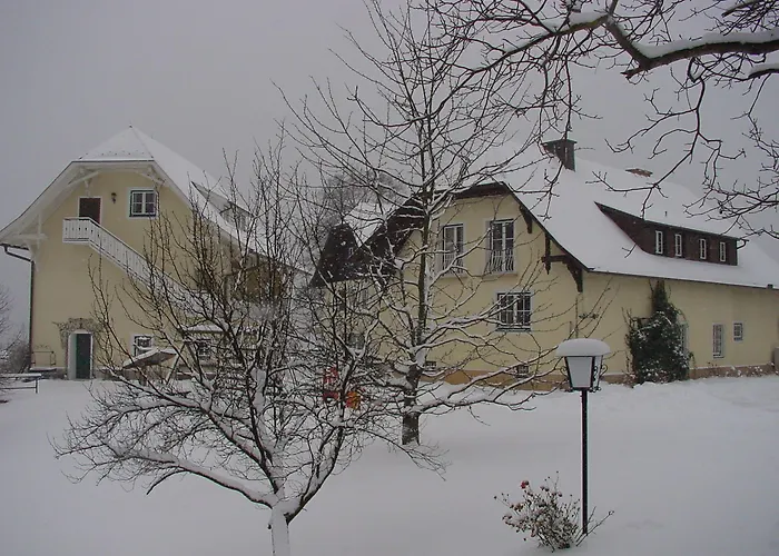 斯特鲁斯尼霍夫兰德豪斯旅馆 招待所 Pörtschach am Wörthersee