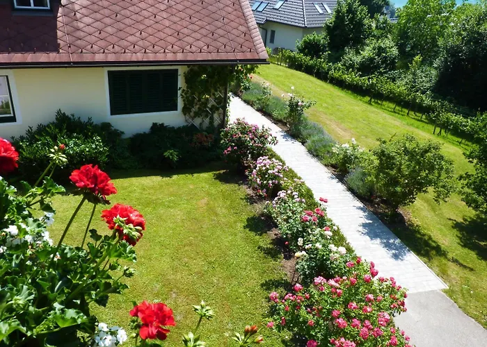 Strussnighof Guest house 3*