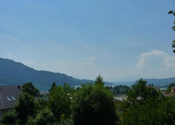 斯特鲁斯尼霍夫兰德豪斯旅馆 3* Pörtschach am Wörthersee