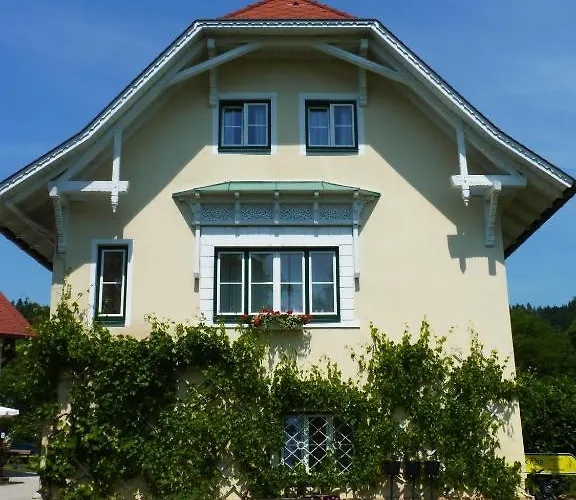 斯特鲁斯尼霍夫兰德豪斯旅馆